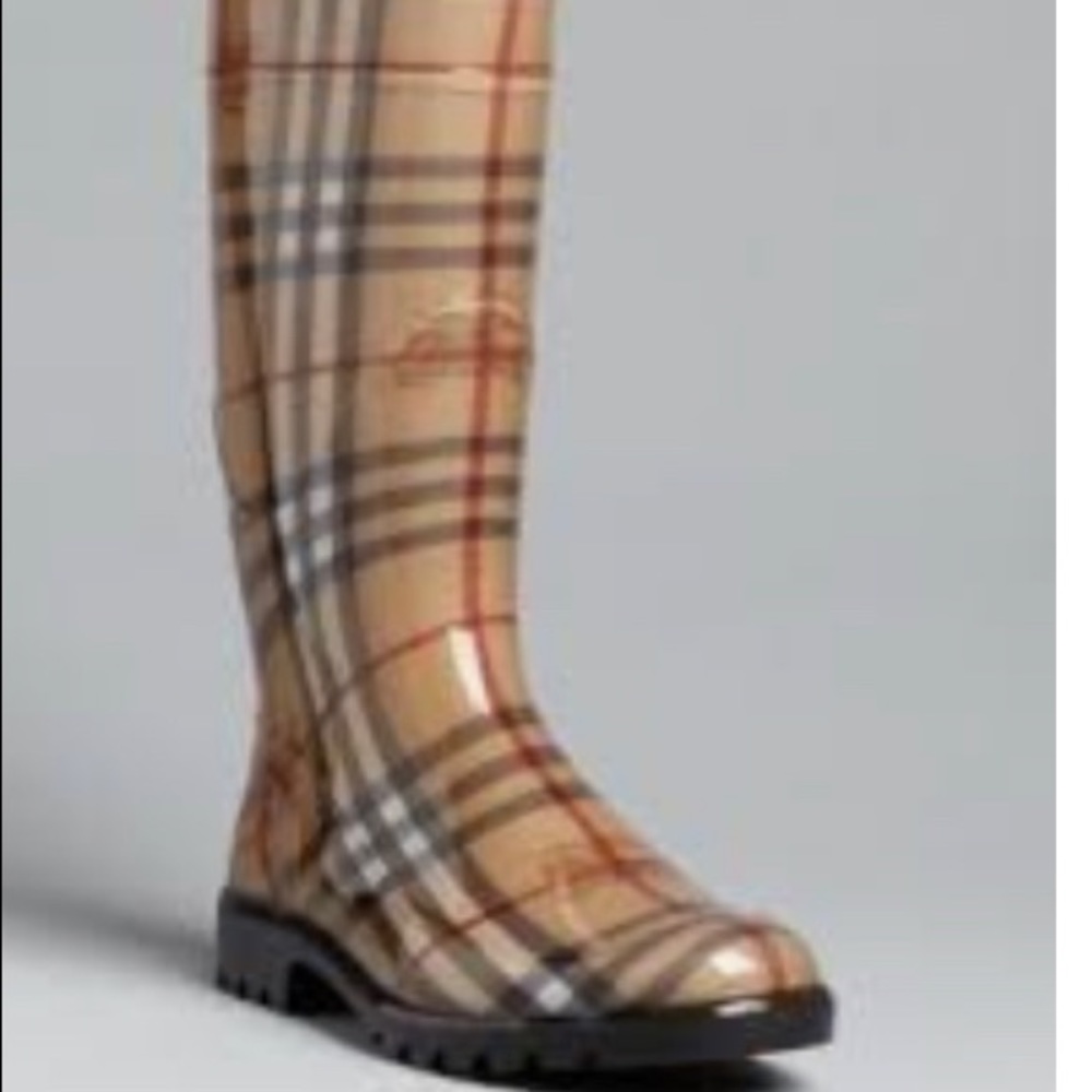 AUTHENTIC Classic Burberry Check Rainboots in a Size: US 7 ( UK 37 )